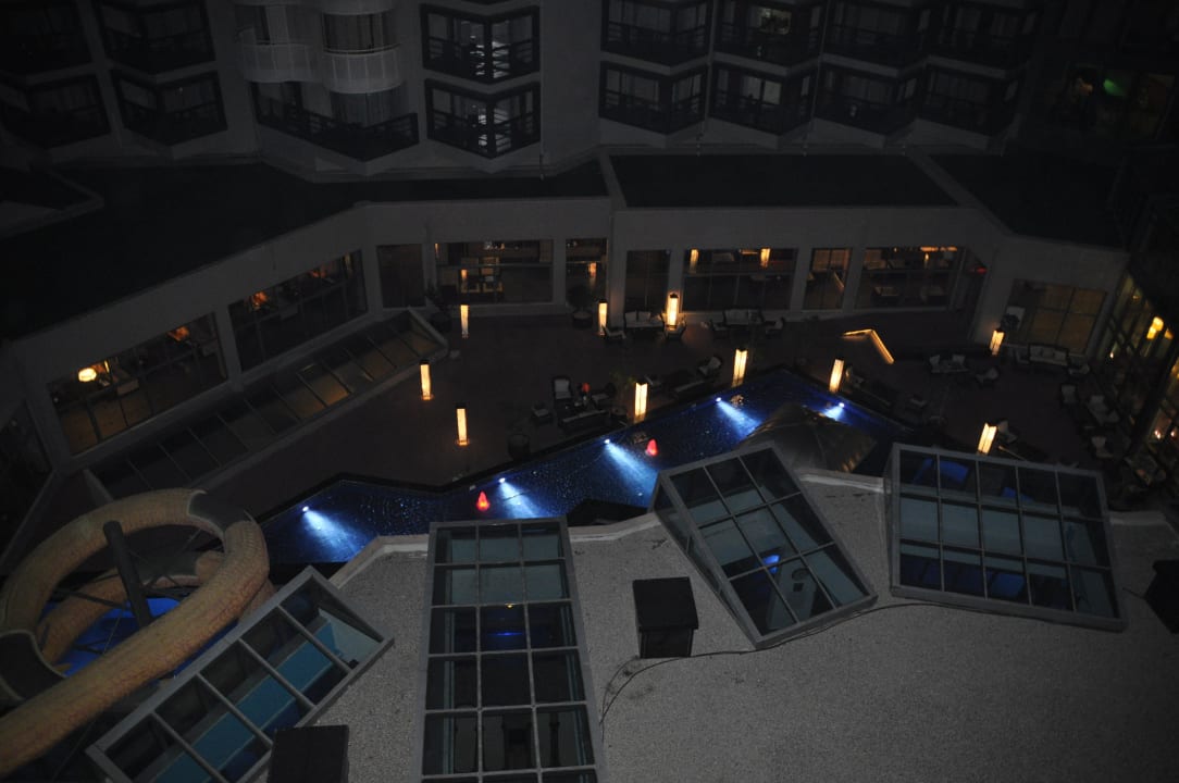 Lobby-Bar Außenbereich bei Nacht Limak Lara Deluxe Hotel & Resort