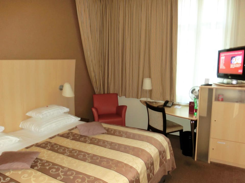 Zimmer 1. Etage im oberen Hotelteil Hotel Mercure Wien Zentrum