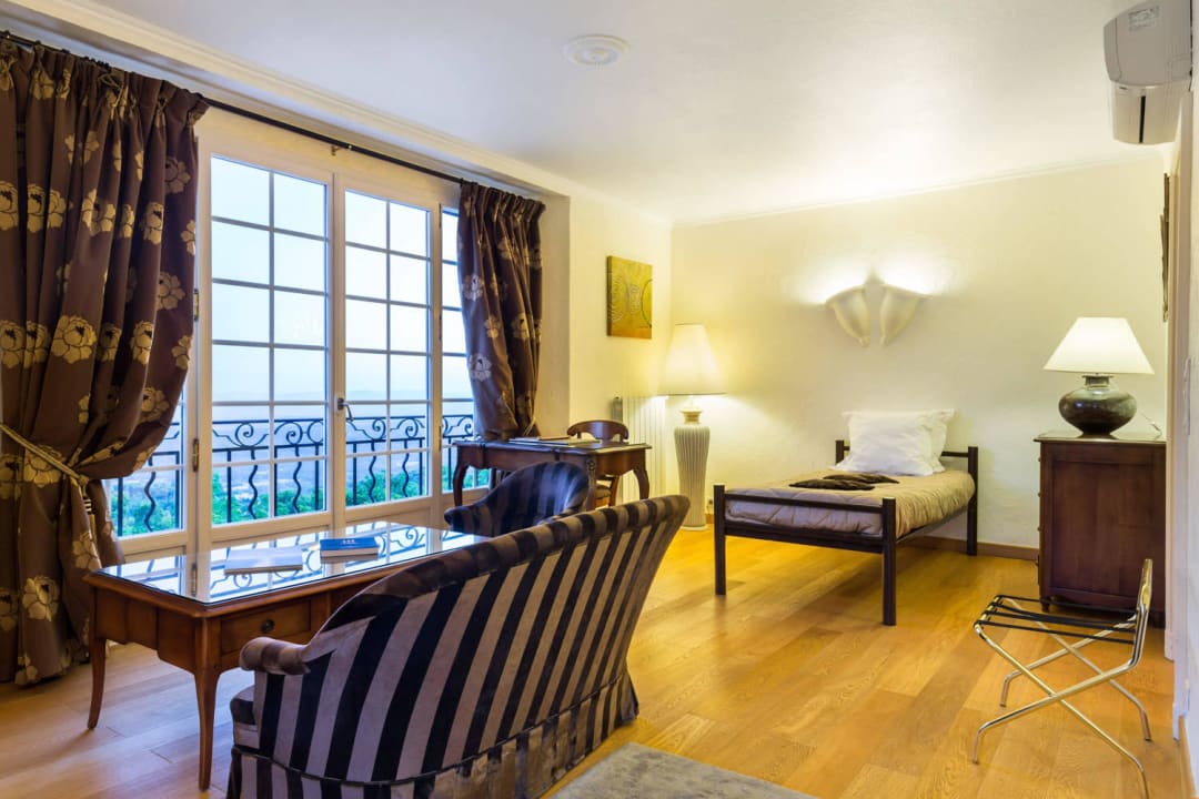 TRIPLE Hotel La Bastide De Tourtour