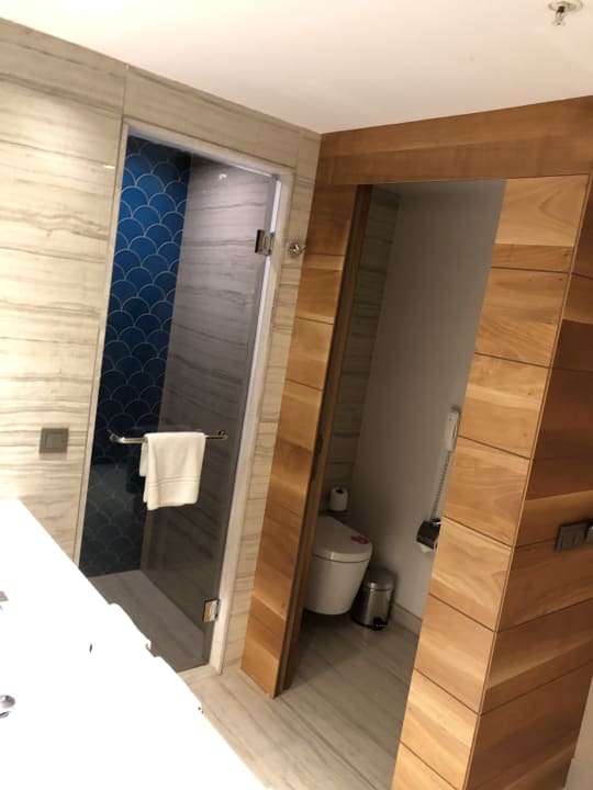 Zimmer Acanthus Cennet Barut Collection