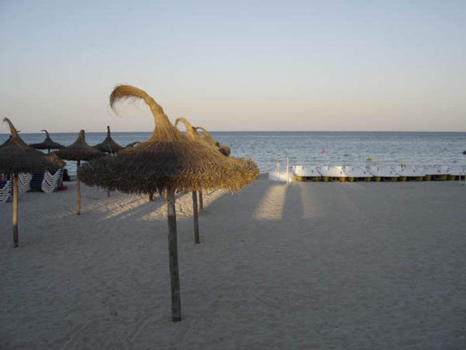 Sonnenuntergang am Strand Aparthotel Playa Dorada