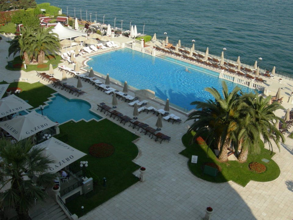 Poolanlage Ciragan Palace Kempinski Istanbul