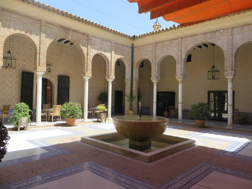 Patio im Parador Hotel Parador de Carmona
