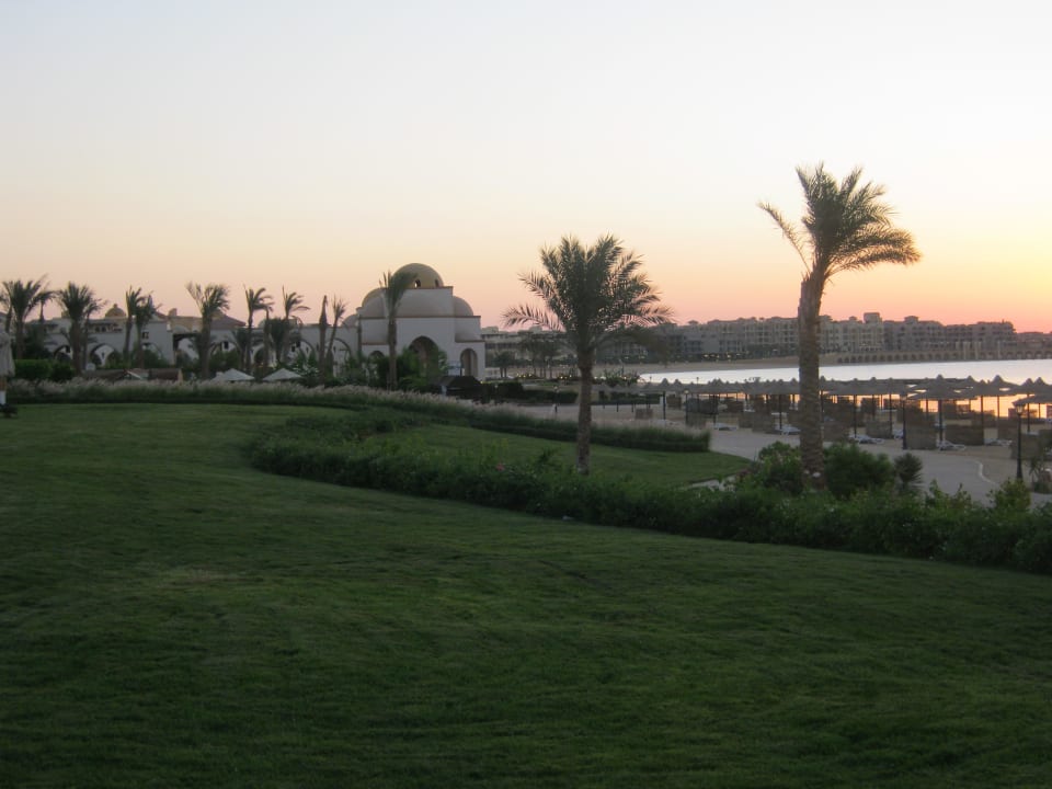 Пляж Old Palace Resort Sahl Hasheesh