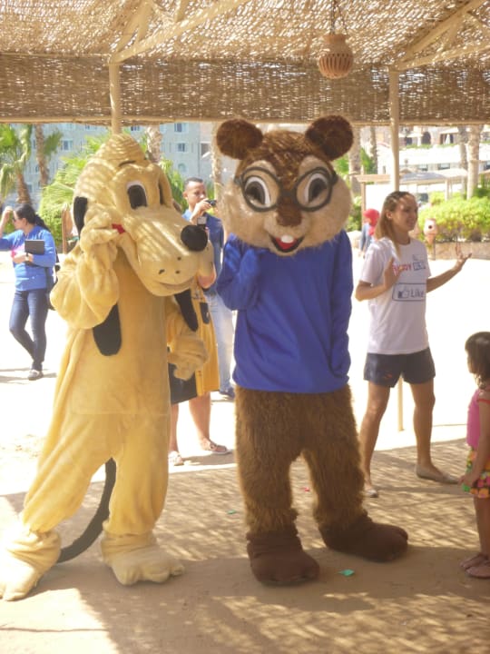 2 Disneyfiguren für die Kinder Beachparty Pickalbatros Citadel Resort