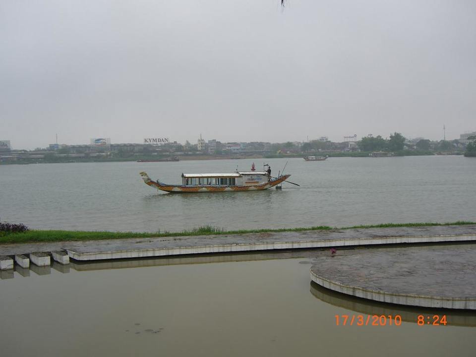 Ausblick auf den Parfümfluss Hotel Huong Giang