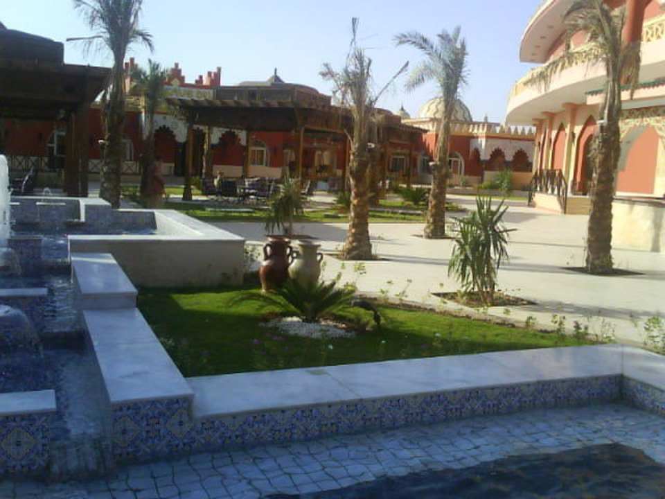 Eingang zur Fantasia-Show Pickalbatros Alf Leila Wa Leila Resort - Neverland Hurghada