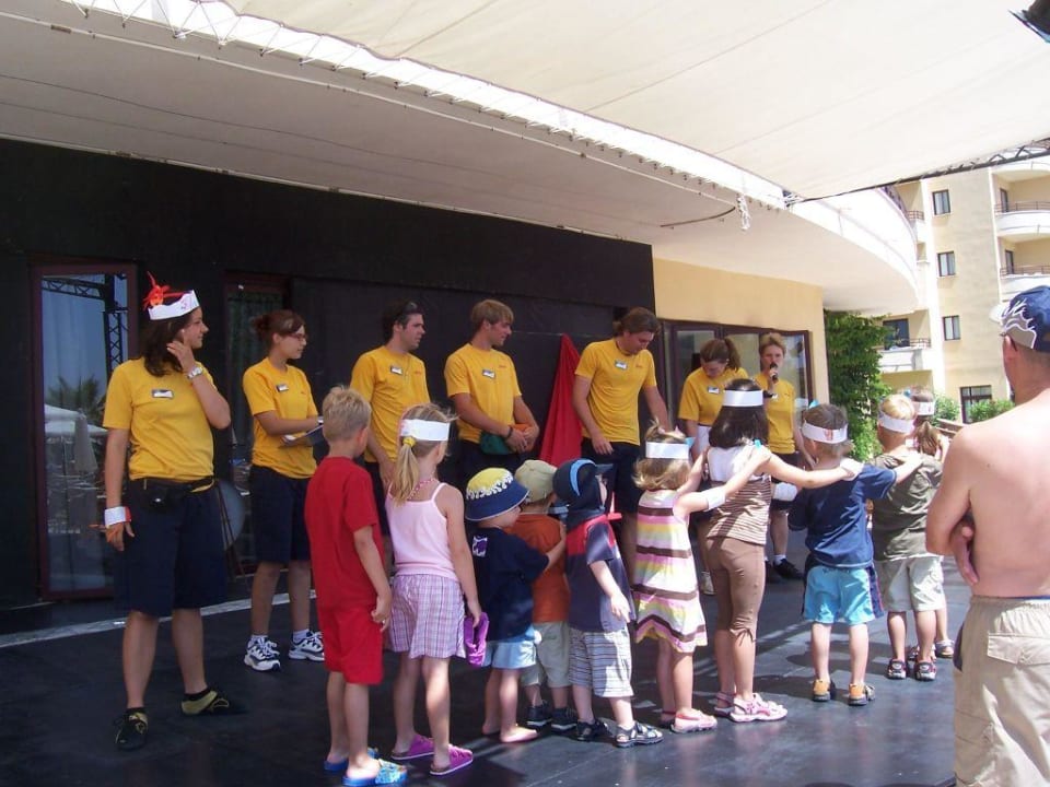 Die tollen lieben Animateure mit den Minis. Danke! allsun App.-Hotel Orient Beach
