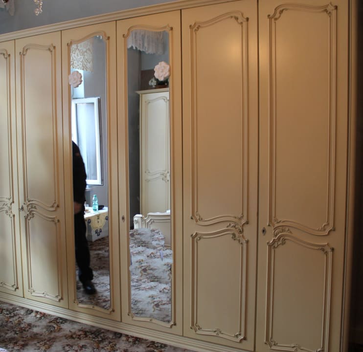 Der Schrank Hotel Bellevue am Kurfürstendamm