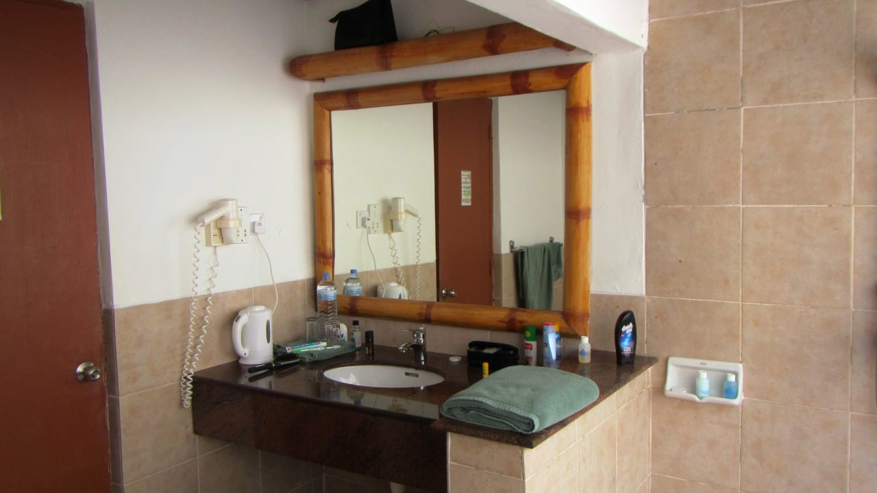 Badezimmer Angaga Island Resort