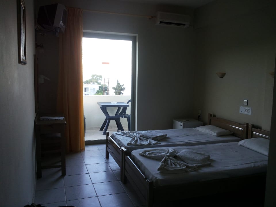 Zimmer und Balkon Liza Mary Hotel