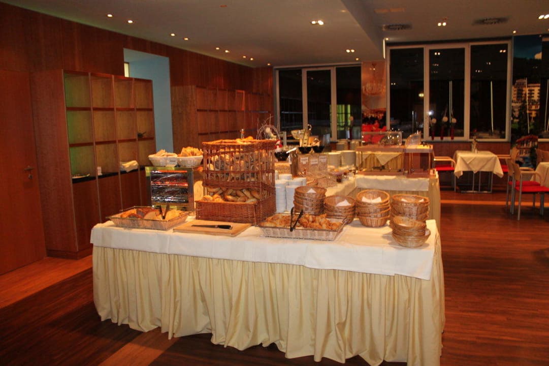 Frühstücksbuffet im Hotel Mondi Holiday Bellevue MONDI Hotel Bellevue Gastein