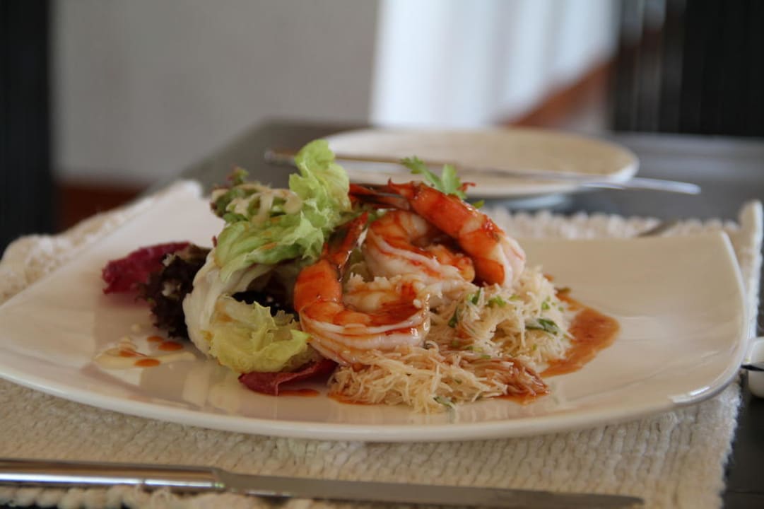 Essen in der Aqva-Bar Lily Beach Resort & Spa