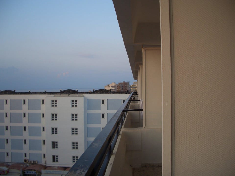 Ausblick nur vom 6 Stock aus noch möglich Mercure Rhodes Alexia Hotel & Spa