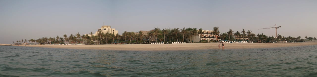 Hotel vom Wasser aus JA Palm Tree Court