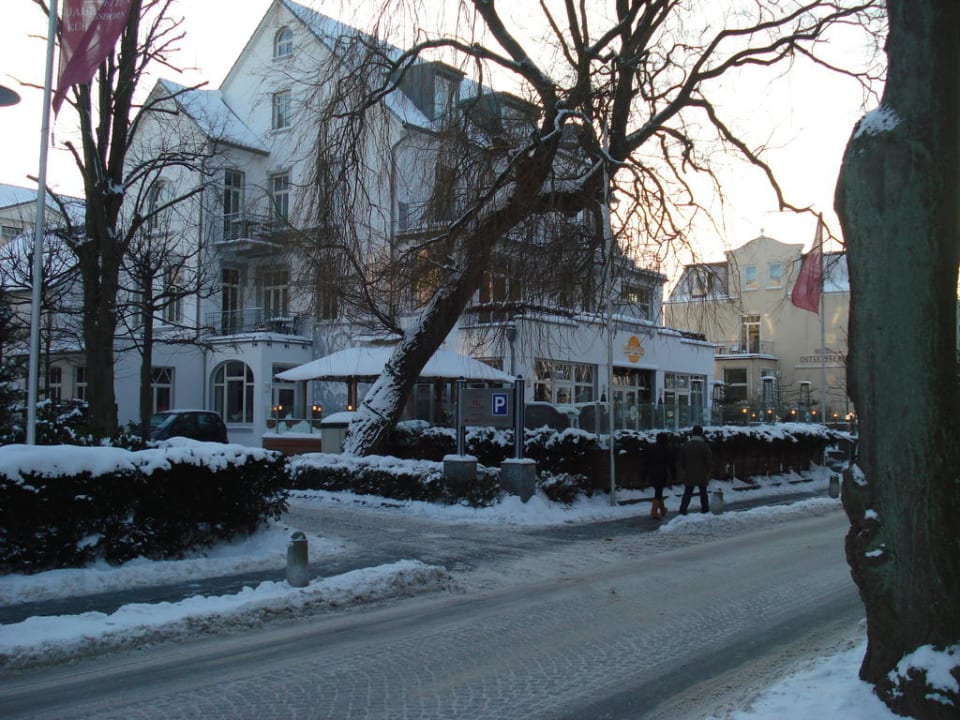 "Wolkenlos" Hotel Vier Jahreszeiten Kühlungsborn