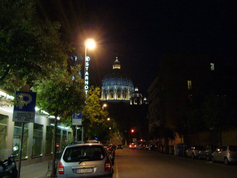 Blick zum Petersdom Starhotels Michelangelo