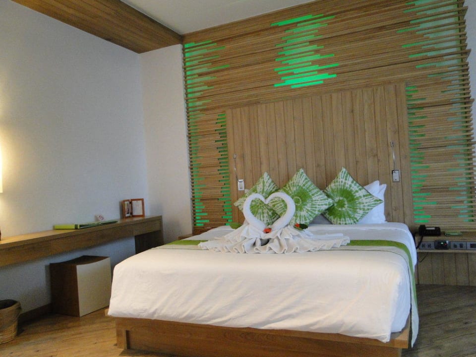 Kleiner Schreibtisch an der Wand Sai Kaew Beach Resort