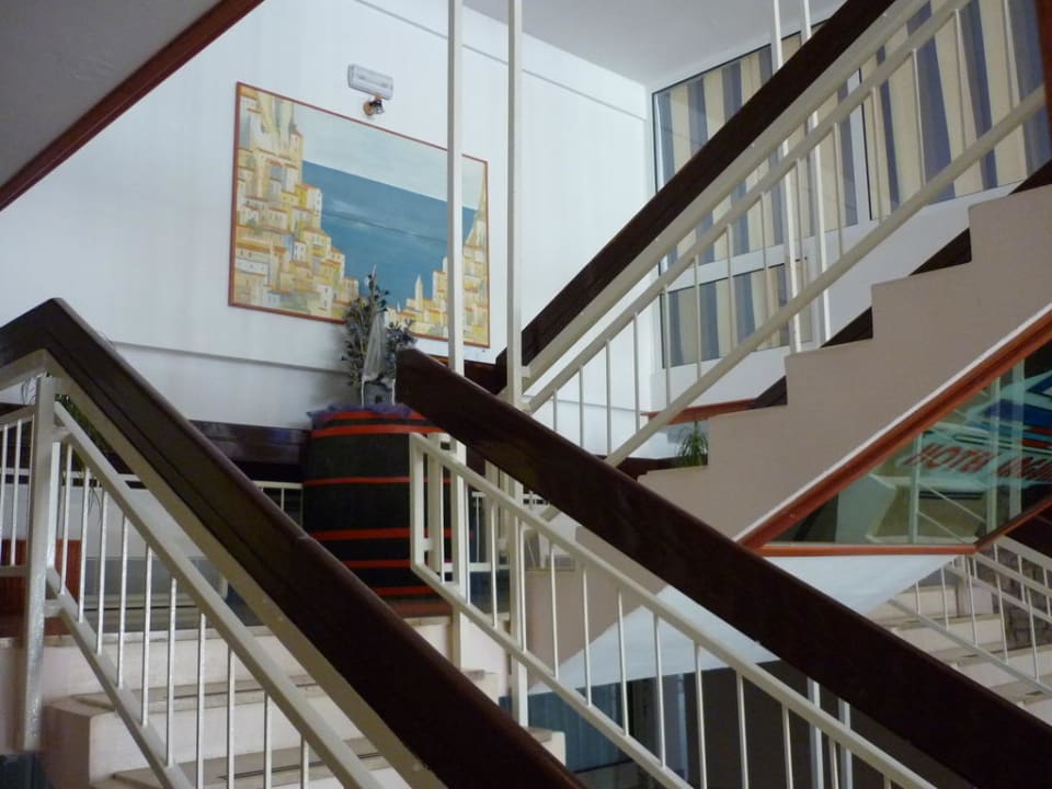 Treppenaufgang zum Restaurant Laguna Maradiso Hotel by Aminess