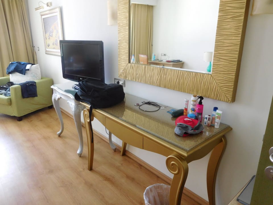 Großer Fernseher Atrium Prestige Thalasso Spa Resort & Villas