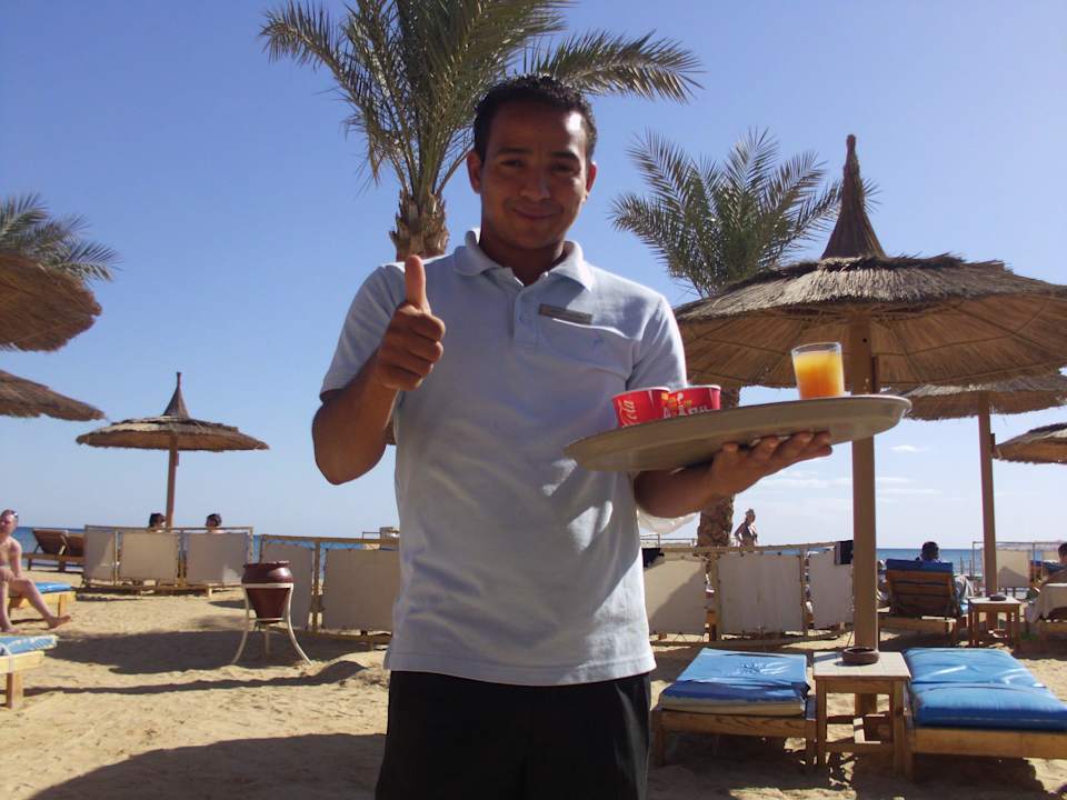 Service am Strand Pickalbatros Palace Resort
