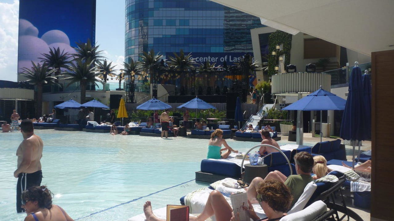 Pool mit Musikbühne The Cosmopolitan of Las Vegas