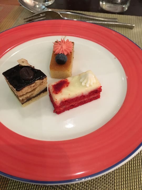 Gastro JA Palm Tree Court