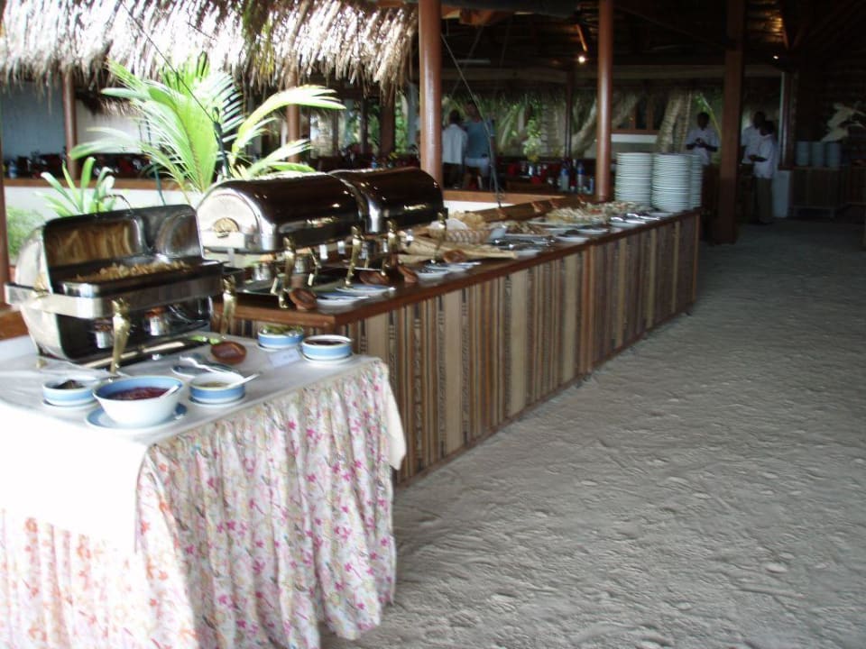 Buffet Veligandu Maldives Resort Island