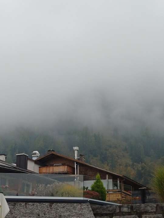 Außenansicht Alm- & Wellnesshotel Alpenhof