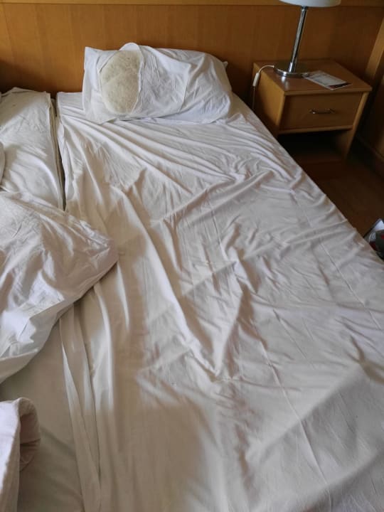 So wurden die Betten gemacht, Lagen und unterbett, Hotel Helikon