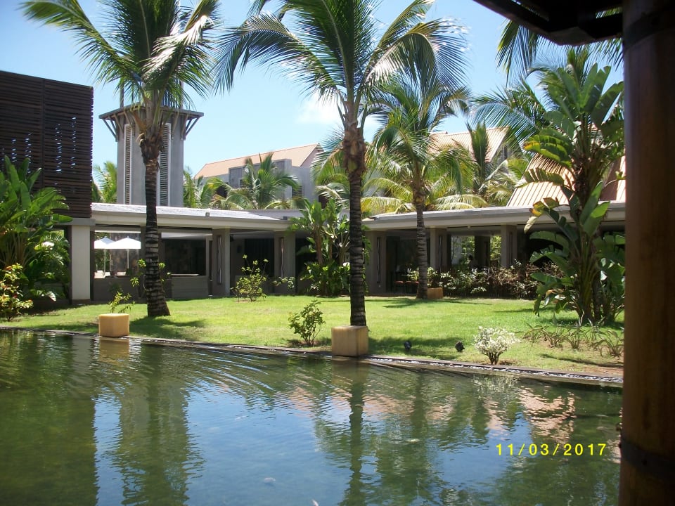 Gartenanlage Crystals Beach Resort Belle Mare, a member of Radisson Individuals