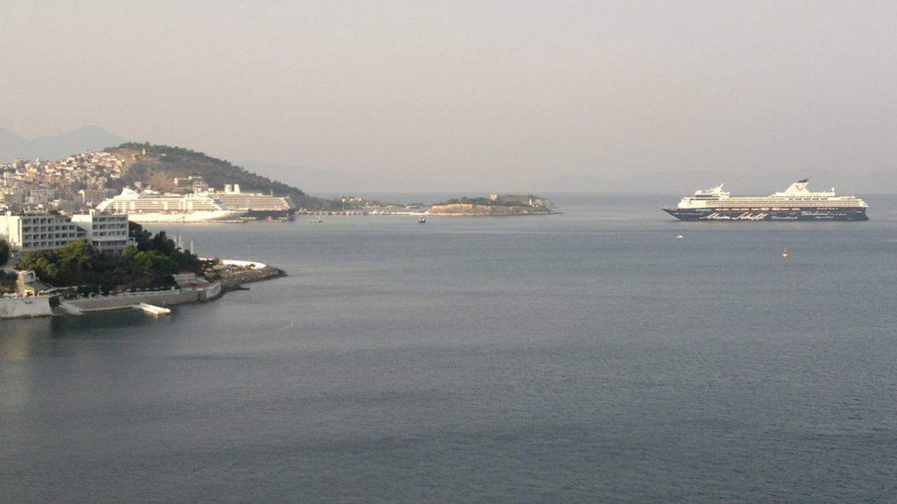 Morgendlicher Blick vom Balkon Korumar Hotel De Luxe