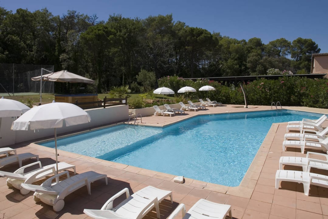 Piscine exterieure Hotel L'Orée du Bois