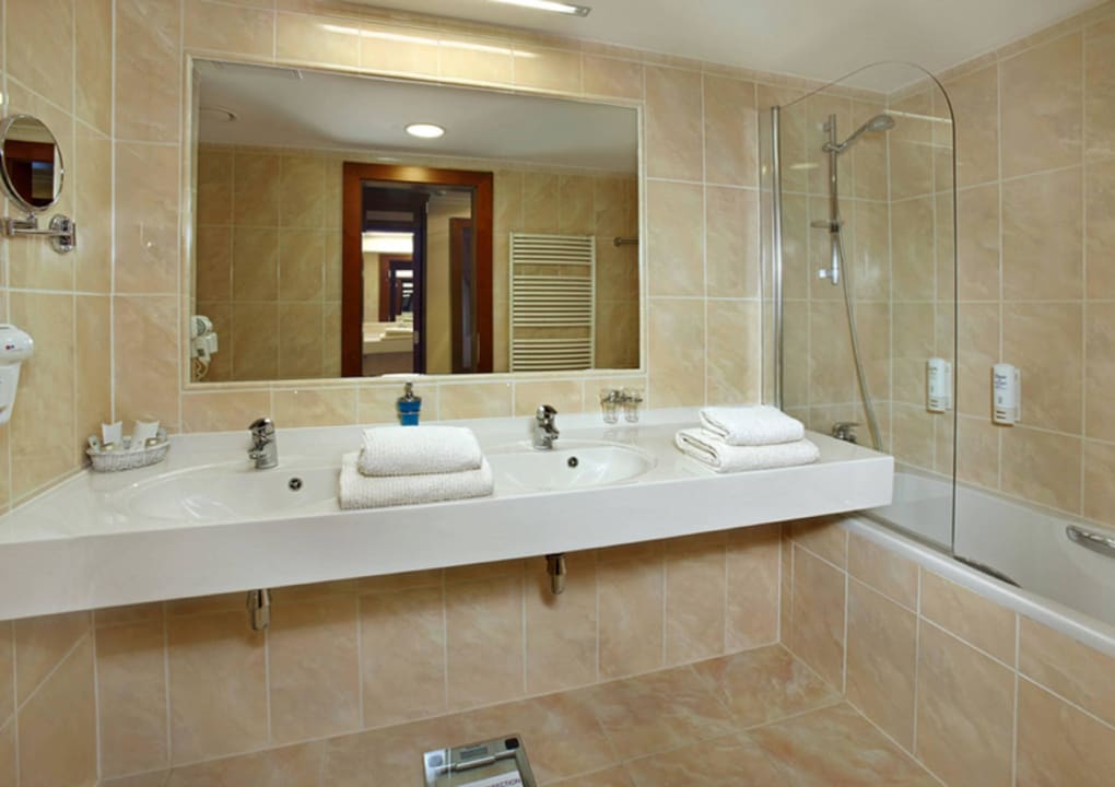 Junior Suite - bathroom Hotel Olympia