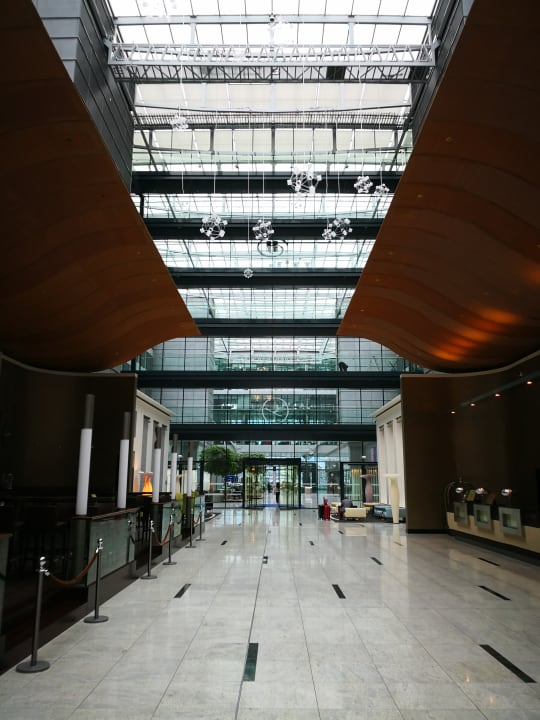 Lobby Hilton Frankfurt Airport