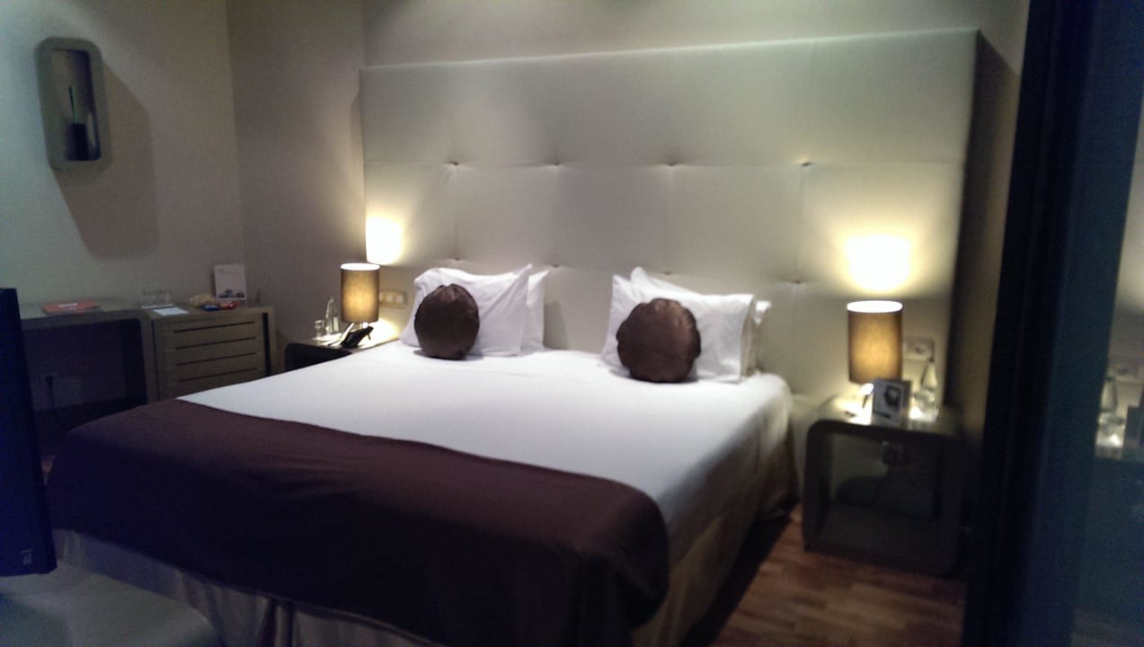 Bett (Suite Camarasa) H10 Casanova