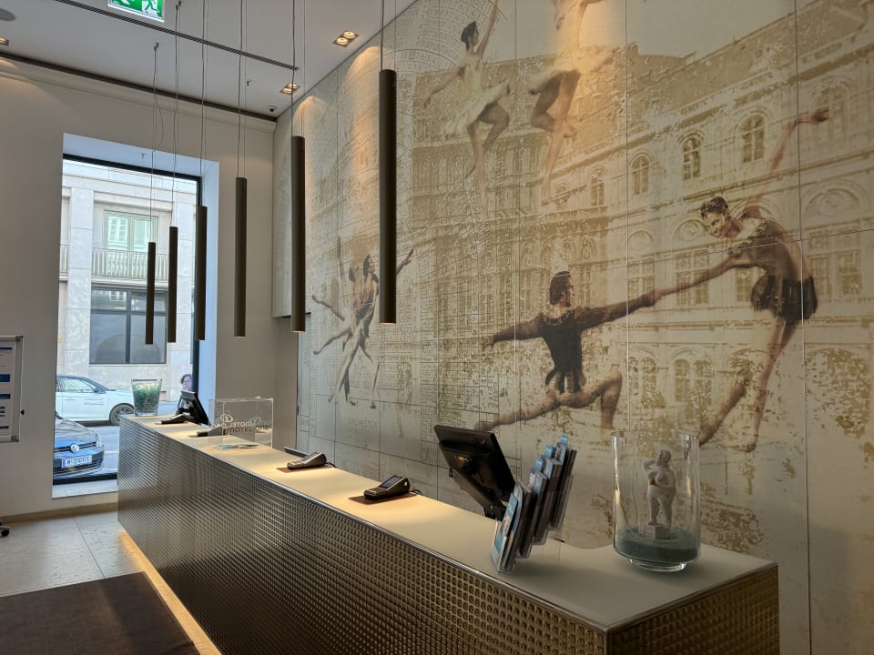 Lobby Motel One Wien-Staatsoper