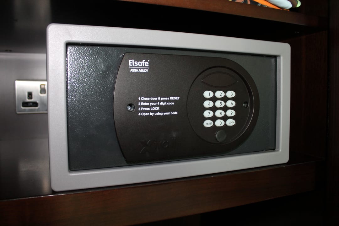 Zimmersafe Crowne Plaza Jumeirah Dubai