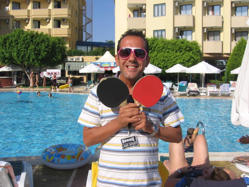 Robby der Tischtennis Profi Grand Seker Hotel