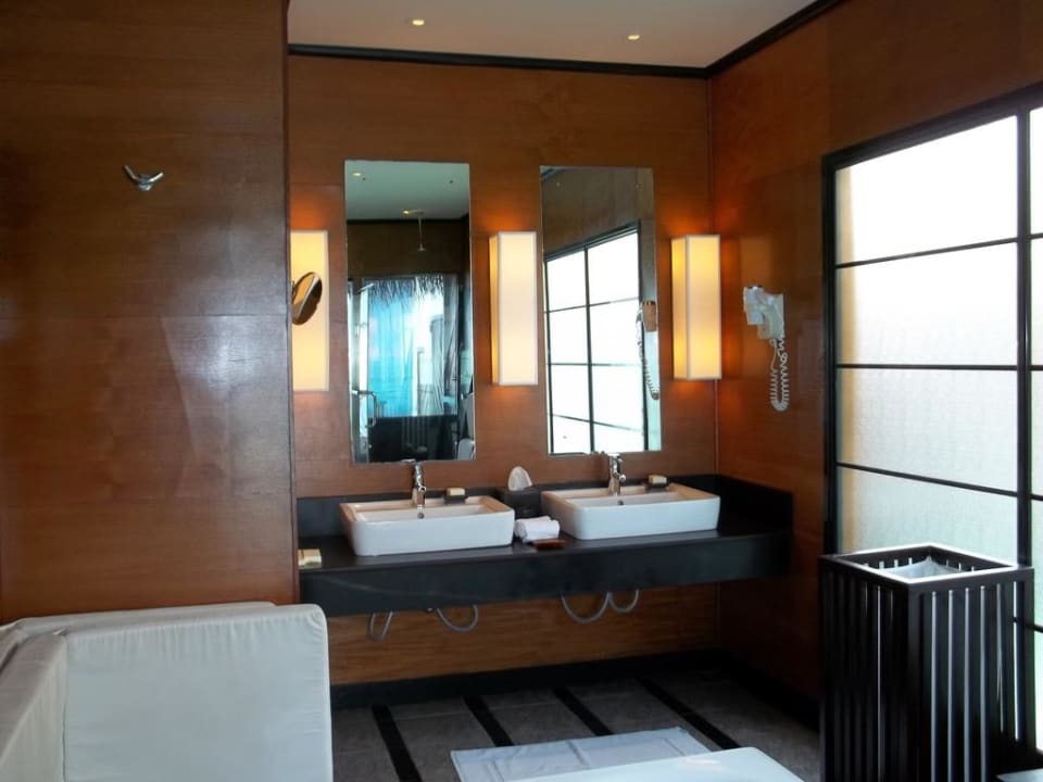 Badezimmer im Wasserbungalow Adaaran Select Hudhuran Fushi - Premium All Inclusive