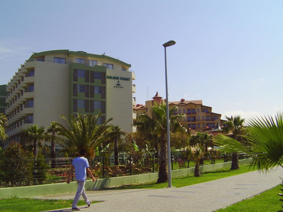 Hotel vom Strand aus gesehen VONRESORT Golden Coast