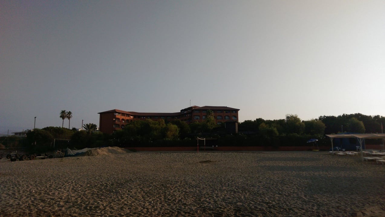 26 Club Turtas Beach Hotel