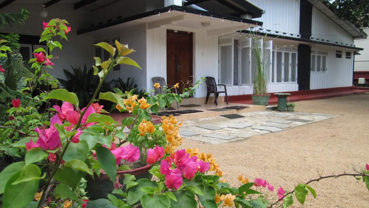 Garden view Travel Lodge Lake View Tourist Resort