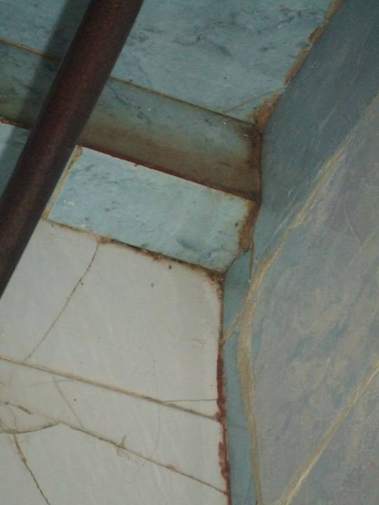 Schimmel im Bad - eckelhaft!  Hotel Nesrine