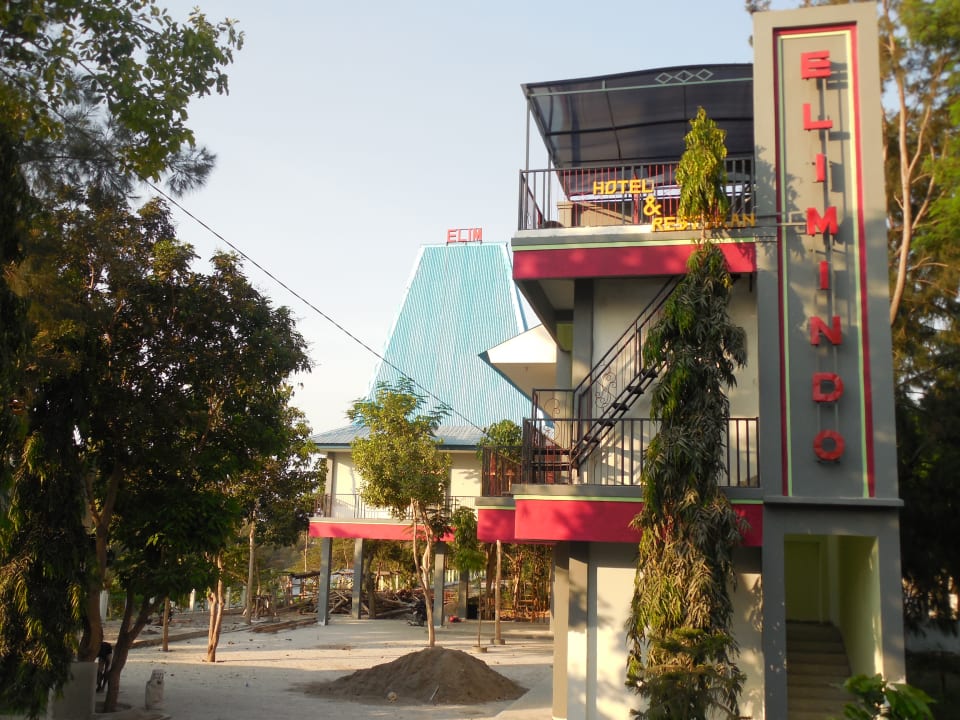 Außenansicht Pondok Wisata dan Restoran Elim