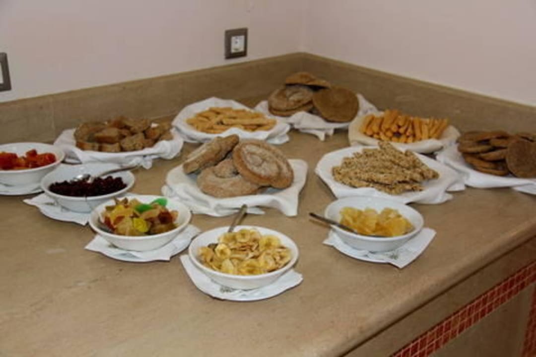 Kleine Auswahl am Buffet Atrium Palace Thalasso Spa Resort & Villas