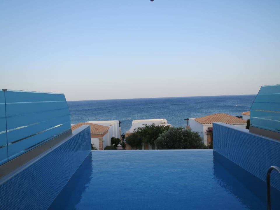 Blick aus dem Pool aufs Meer Atrium Prestige Thalasso Spa Resort & Villas