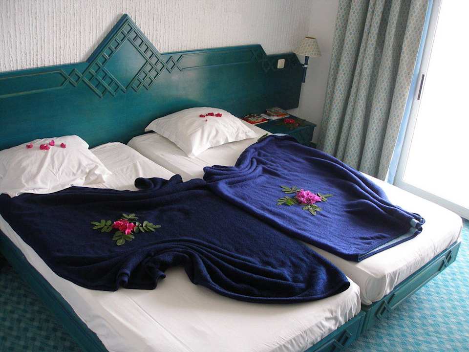 Rosen-Deko unseres Putzmannes Mahdia Beach & Aquapark