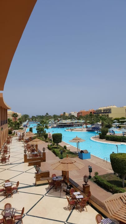 Pool, Ausblick von der Terasse an der Lobby Titanic Beach Spa & Aqua Park