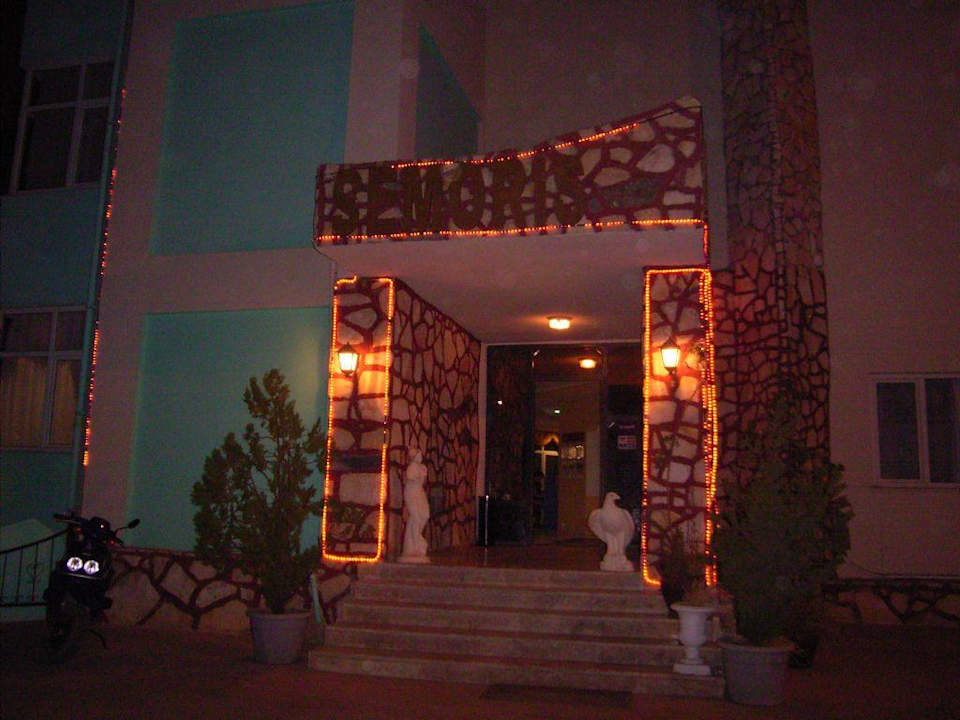 Eingang Semoris Hotel
